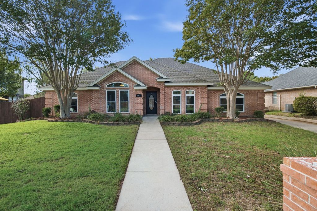 405 Montreal Drive, Hurst, TX 76054