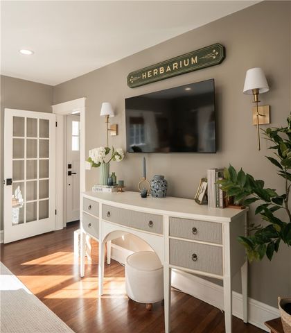 26 Vernon Avenue, Newport, RI 02840