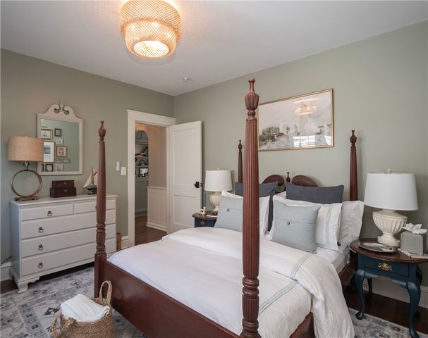 26 Vernon Avenue, Newport, RI 02840