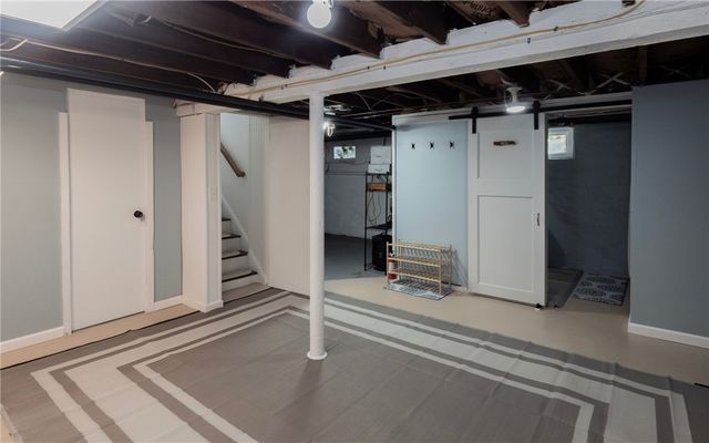 26 Vernon Avenue, Newport, RI 02840