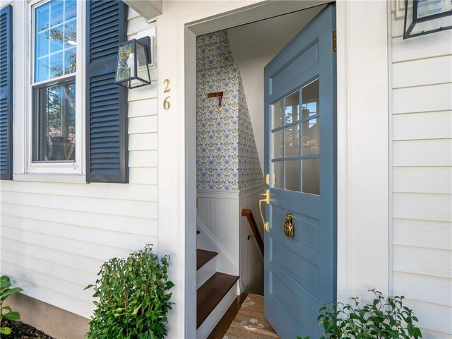 26 Vernon Avenue, Newport, RI 02840