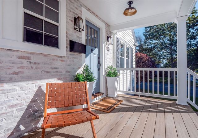 26 Vernon Avenue, Newport, RI 02840