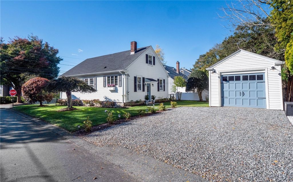 26 Vernon Avenue, Newport, RI 02840
