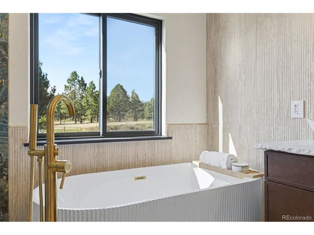 4990 Black Fox Cir, Elizabeth, CO 80107
