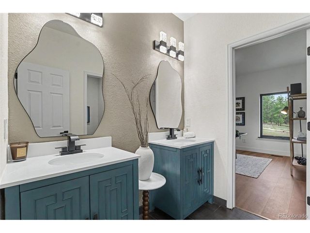 4990 Black Fox Cir, Elizabeth, CO 80107