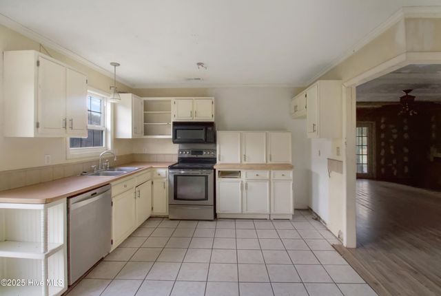 512 E Springhill Terrace, Jacksonville, NC 28546