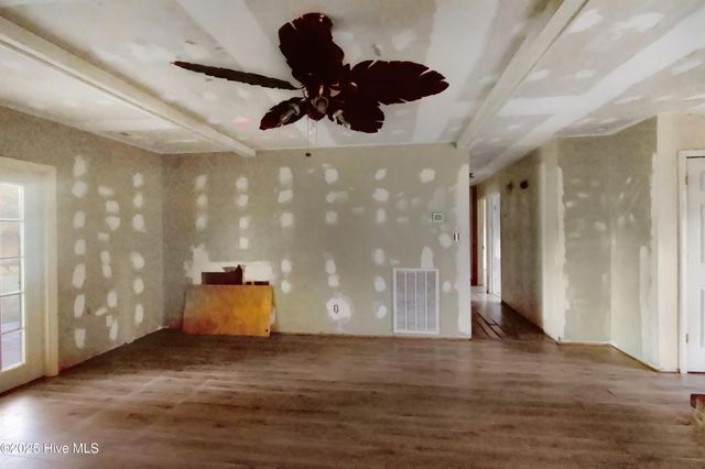 512 E Springhill Terrace, Jacksonville, NC 28546