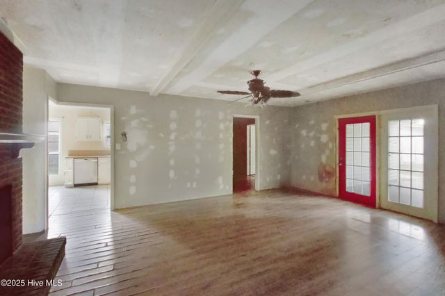 512 E Springhill Terrace, Jacksonville, NC 28546