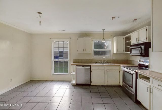 512 E Springhill Terrace, Jacksonville, NC 28546