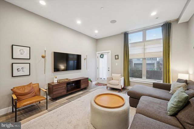 1942 TASKER ST, Philadelphia, PA 19145