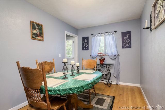 722 W Delaware Court, Sellersburg, IN 47172