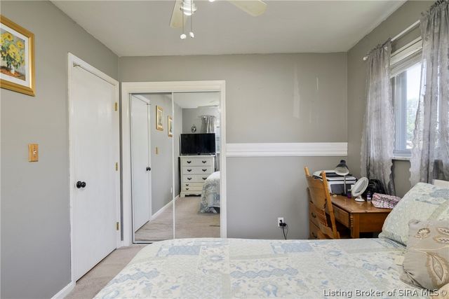 722 W Delaware Court, Sellersburg, IN 47172