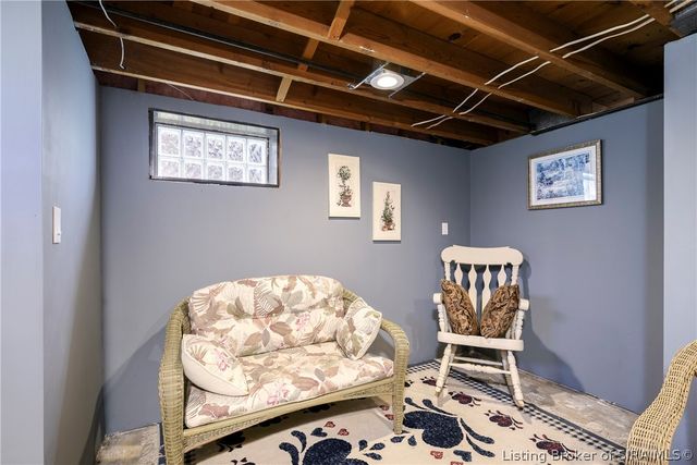 722 W Delaware Court, Sellersburg, IN 47172