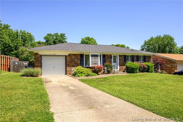 722 W Delaware Court, Sellersburg, IN 47172