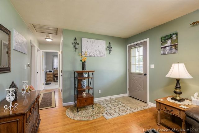 722 W Delaware Court, Sellersburg, IN 47172