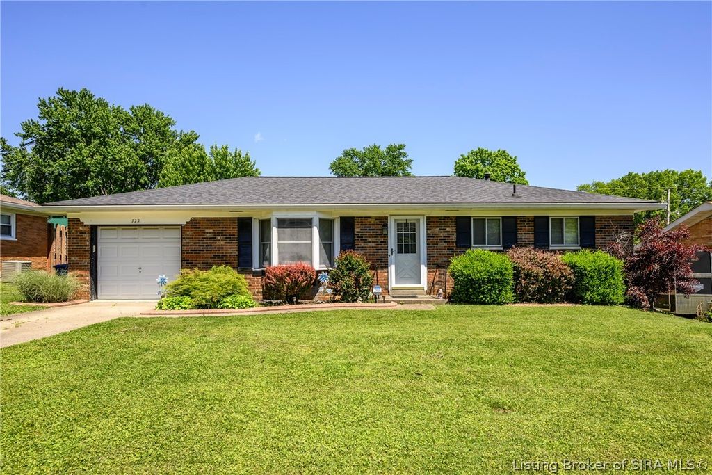 722 W Delaware Court, Sellersburg, IN 47172