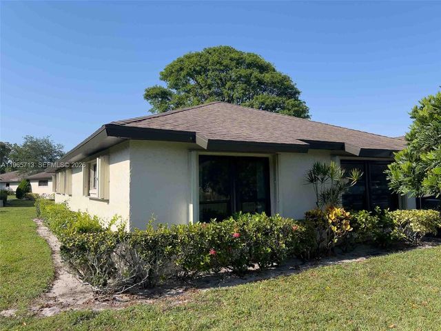 10198 Dovewood Lane A, Boynton Beach, FL 33436