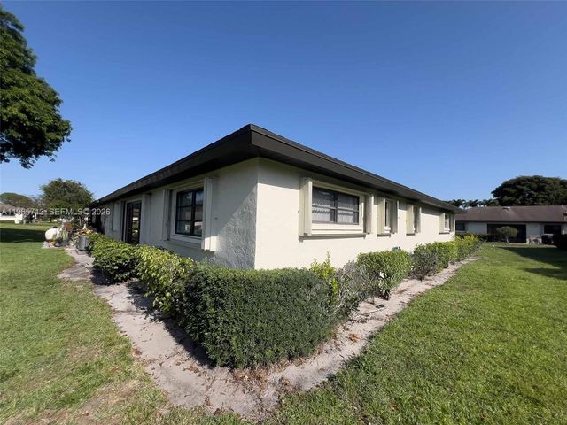 10198 Dovewood Lane A, Boynton Beach, FL 33436