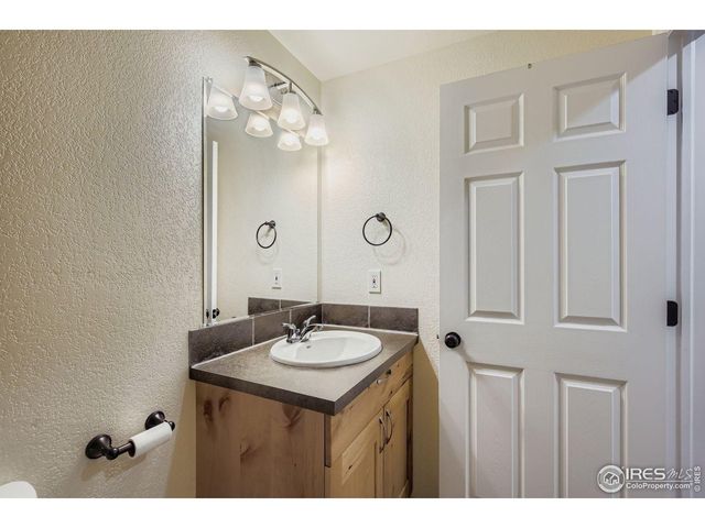 4172 Rocky Ford Dr, Loveland, CO 80538