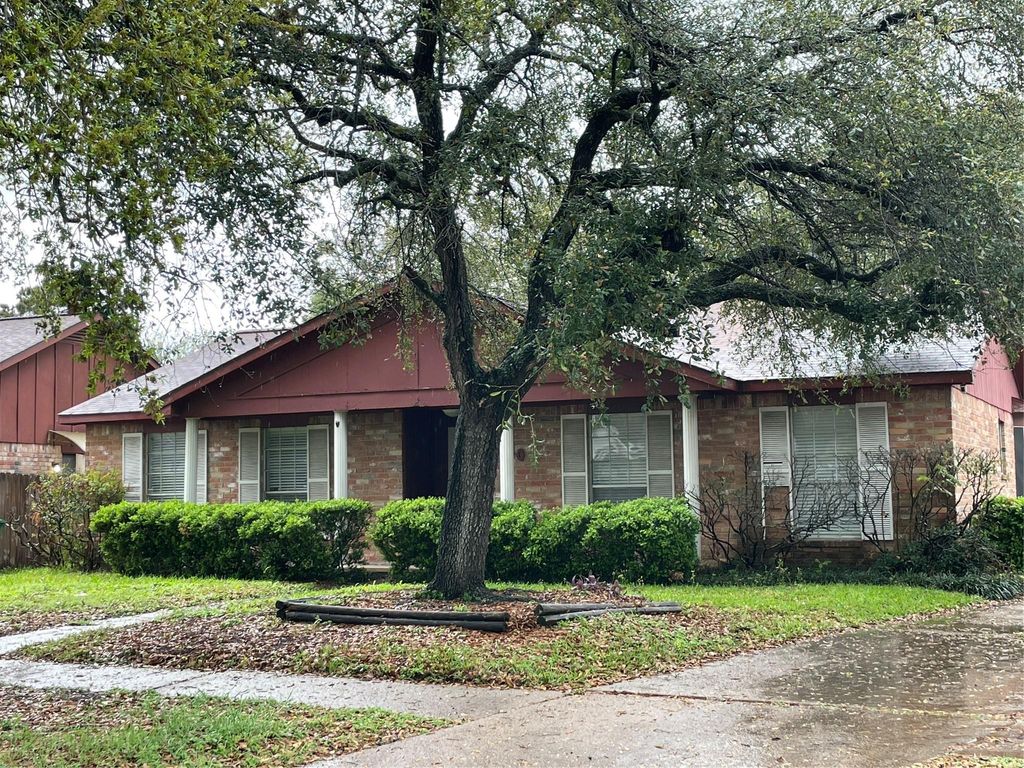 9010 Mellow Brook Drive, Houston, TX 77099