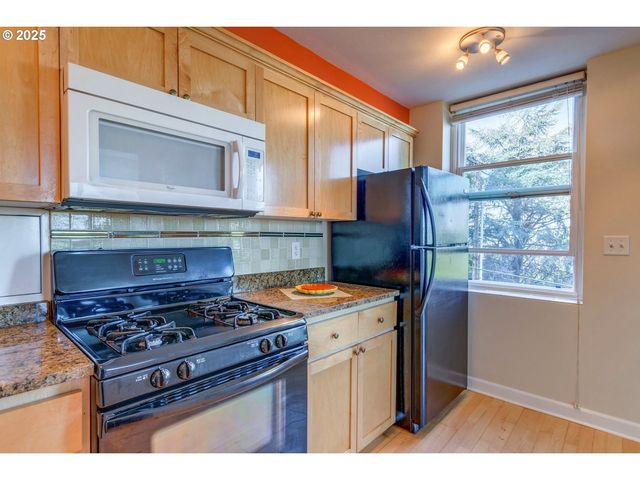 1205 Sw CARDINELL Dr 302, Portland, OR 97201