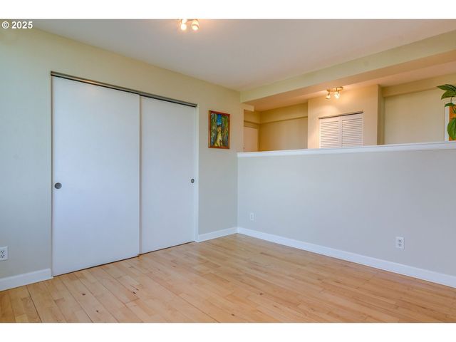 1205 Sw CARDINELL Dr 302, Portland, OR 97201