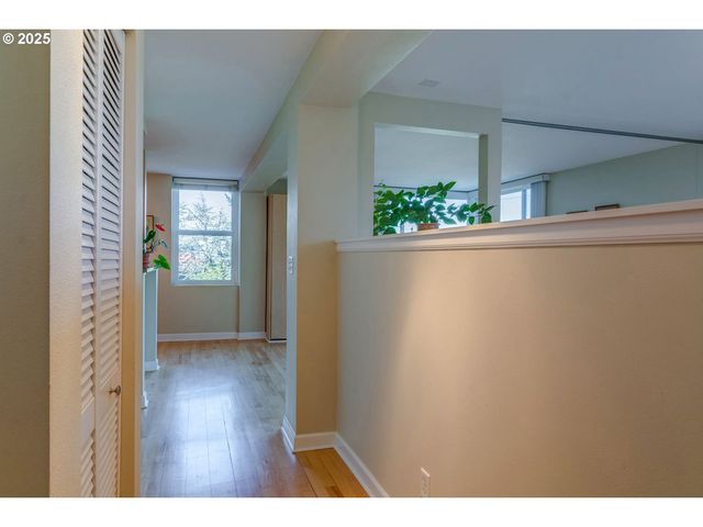 1205 Sw CARDINELL Dr 302, Portland, OR 97201