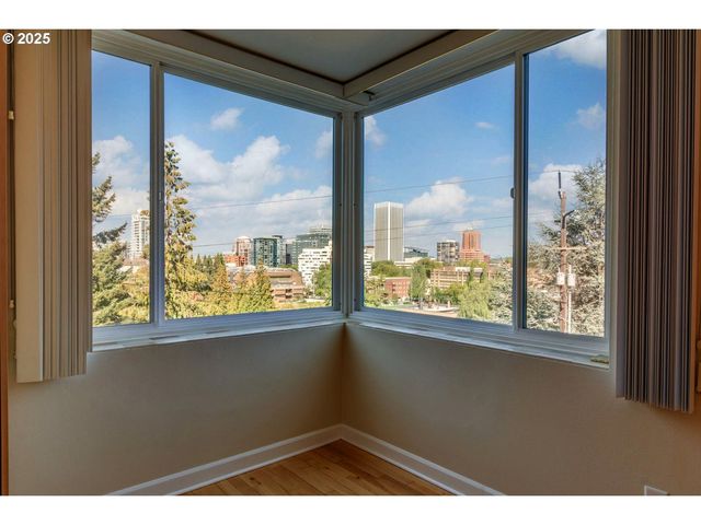 1205 Sw CARDINELL Dr 302, Portland, OR 97201
