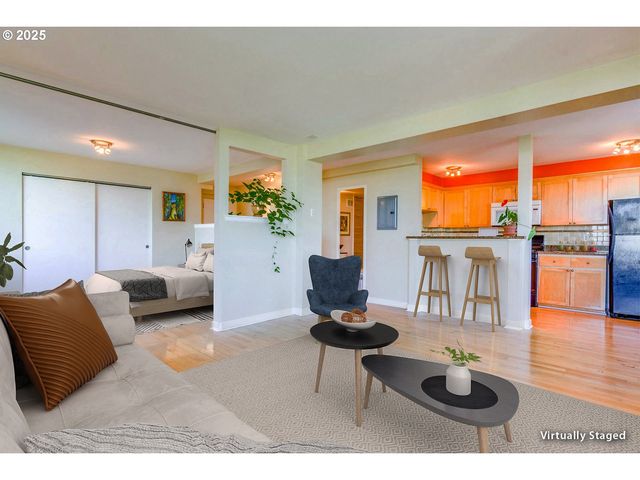 1205 Sw CARDINELL Dr 302, Portland, OR 97201