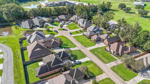 30453 Trace Ln, Walker, LA 70785