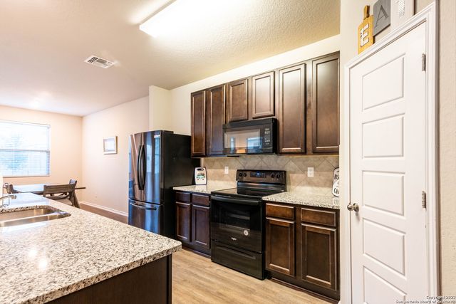 10428 GREEN PR, San Antonio, TX 78223