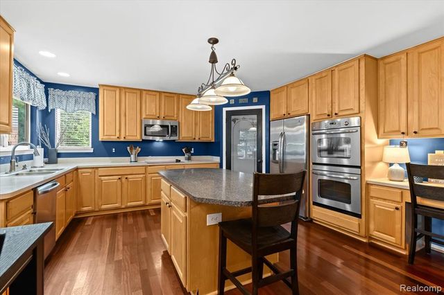 4583 Racewood Drive, Commerce Twp, MI 48382