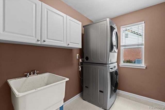 4583 Racewood Drive, Commerce Twp, MI 48382