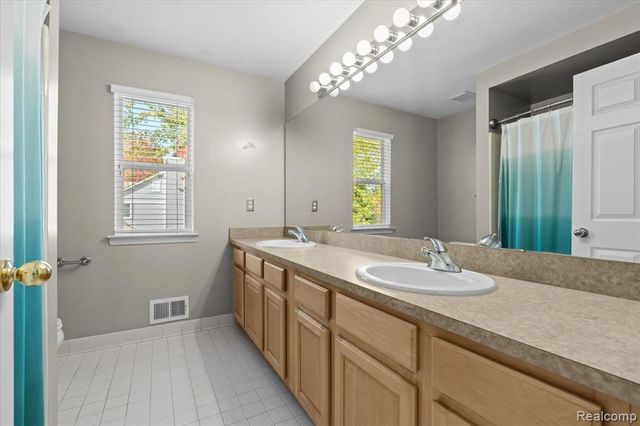 4583 Racewood Drive, Commerce Twp, MI 48382