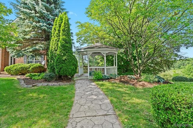 4583 Racewood Drive, Commerce Twp, MI 48382