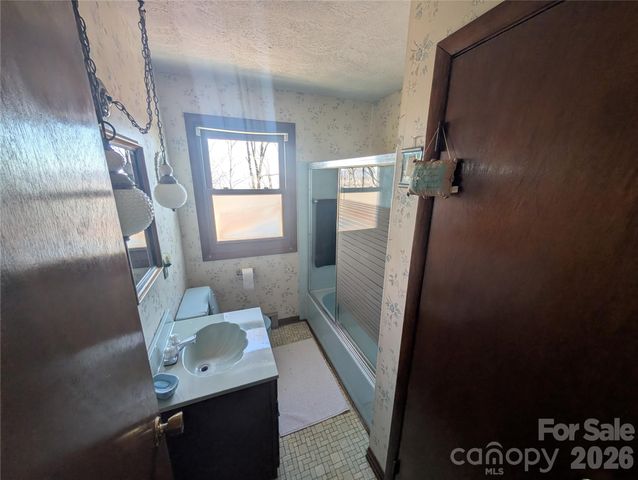 4 Wild Dogwood Trail, Mills River, NC 28759