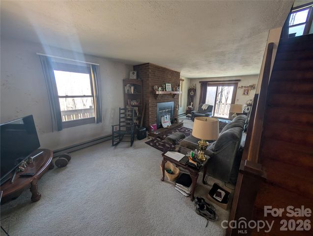 4 Wild Dogwood Trail, Mills River, NC 28759