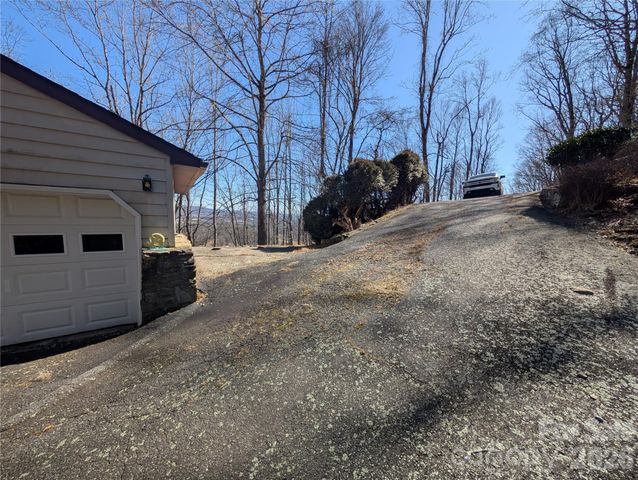 4 Wild Dogwood Trail, Mills River, NC 28759