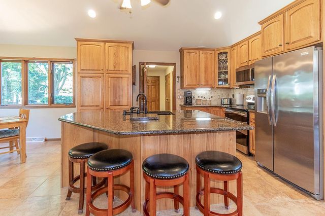 N1145 ROENA LANE, Hortonville, WI 54944