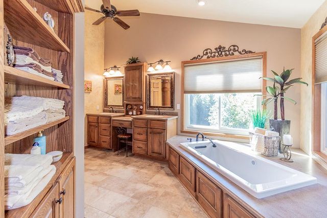 N1145 ROENA LANE, Hortonville, WI 54944