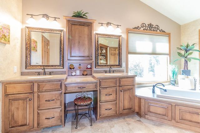 N1145 ROENA LANE, Hortonville, WI 54944