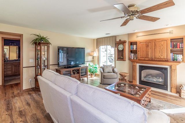 N1145 ROENA LANE, Hortonville, WI 54944