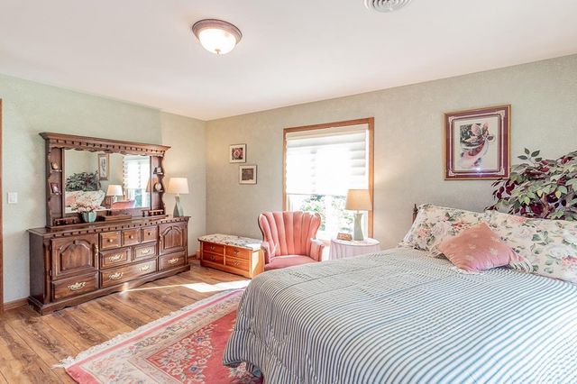 N1145 ROENA LANE, Hortonville, WI 54944