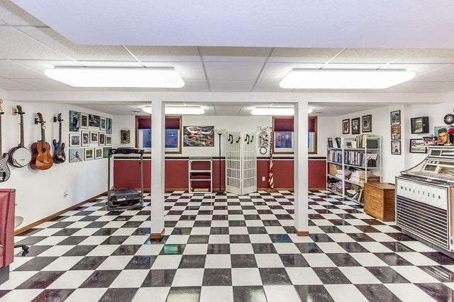 N1145 ROENA LANE, Hortonville, WI 54944