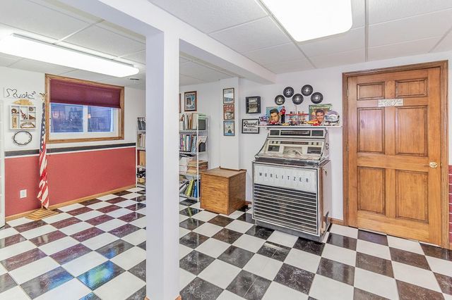 N1145 ROENA LANE, Hortonville, WI 54944