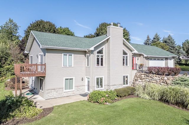 N1145 ROENA LANE, Hortonville, WI 54944