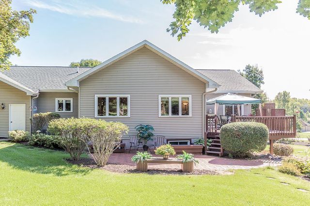 N1145 ROENA LANE, Hortonville, WI 54944
