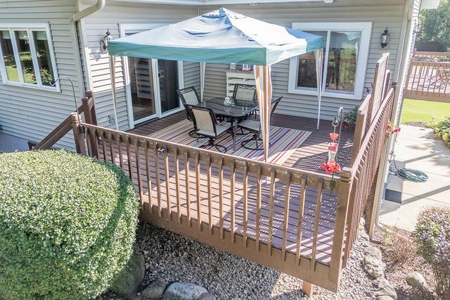 N1145 ROENA LANE, Hortonville, WI 54944