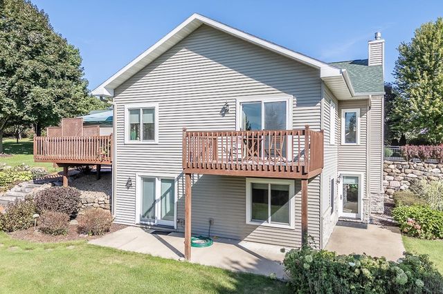 N1145 ROENA LANE, Hortonville, WI 54944