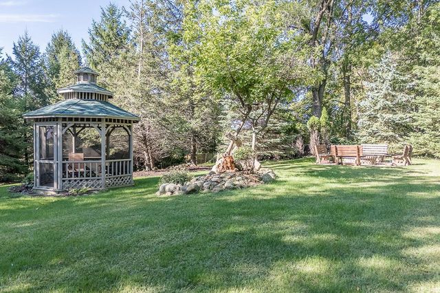 N1145 ROENA LANE, Hortonville, WI 54944